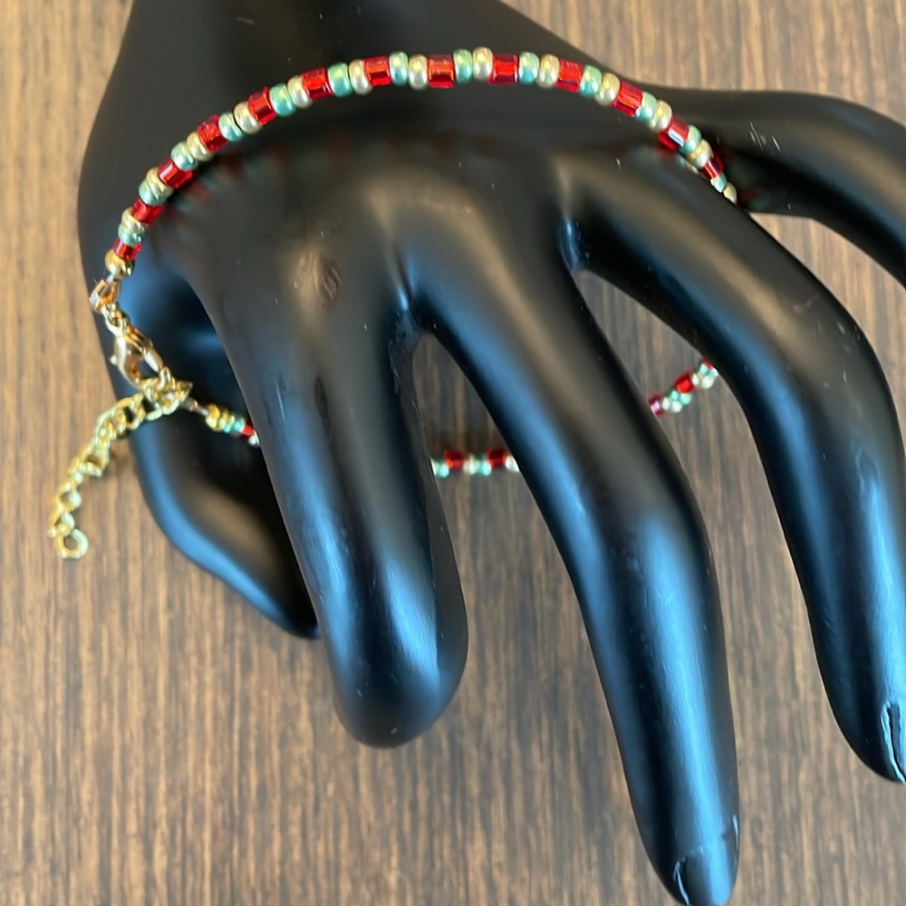 HAND CRAFTED BRACELET Red Green Gold Dainty Holiday Bracelet - Picture 4 of 9